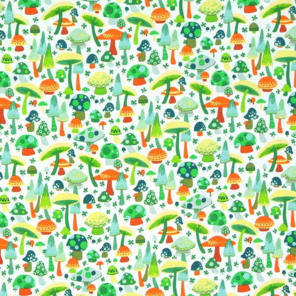 SALE Patchworkstoff Pilze Mushrooms auf Weiß